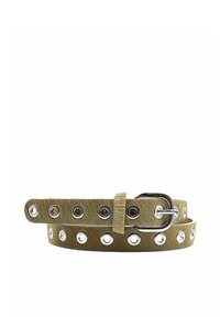 Ceinture en matériau brun texturé avec des accessoires en argent, dotée de plusieurs grands œillets et d'une boucle classique.