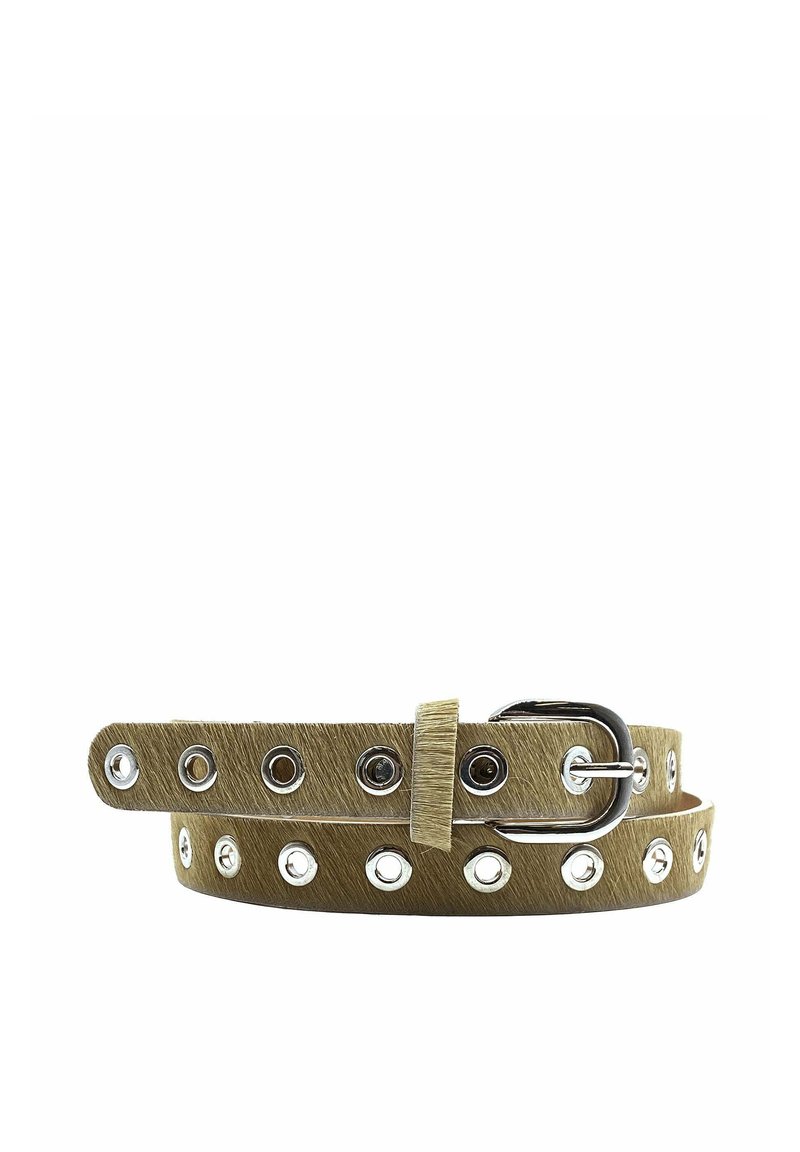 Ceinture en matériau brun texturé avec des accessoires en argent, dotée de plusieurs grands œillets et d'une boucle classique.