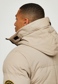 Alessandro Zavetti ZAVETTI CANADA OSHAWA 2.0 PUFFER PARKA JACKET - Vinterjakker - stone