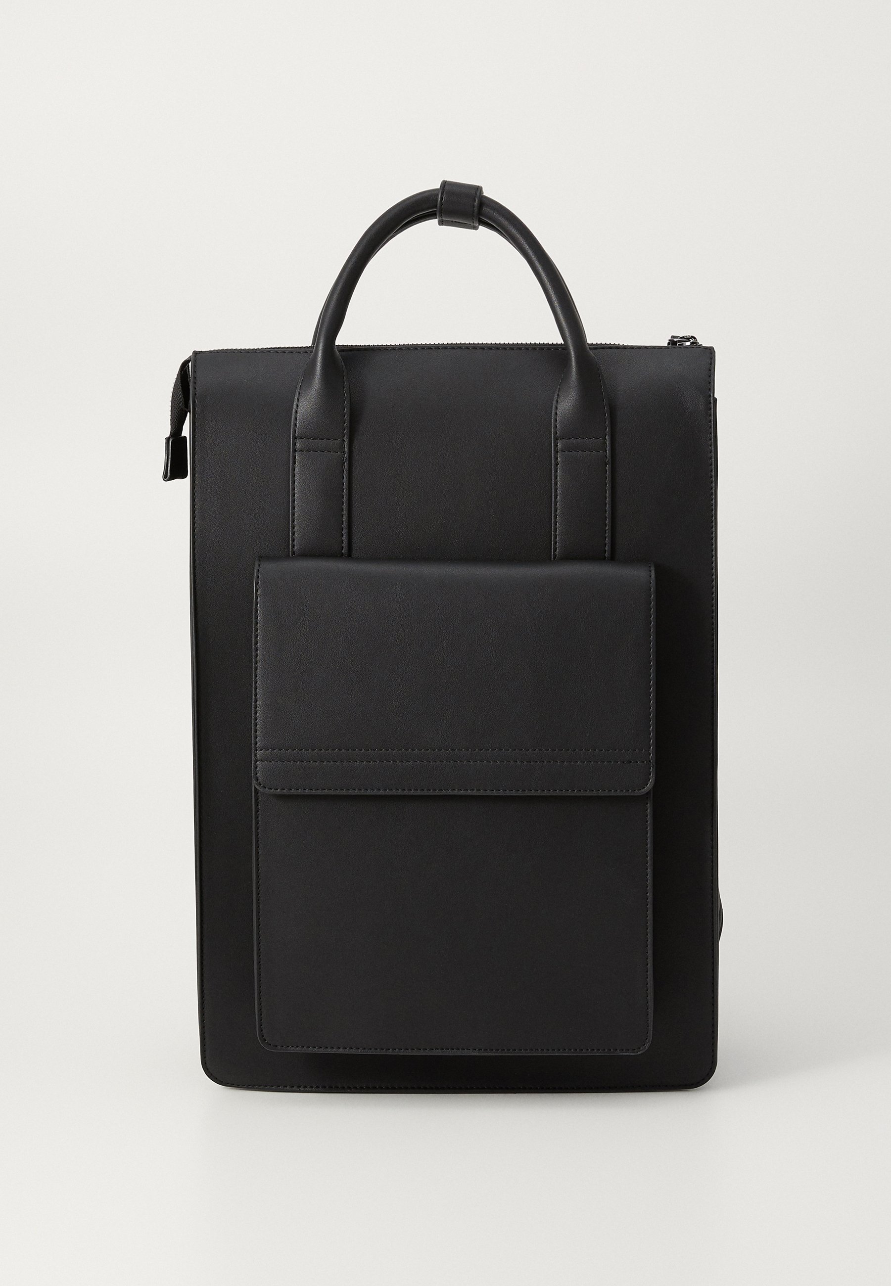 \"Dr. Martens\" 2WAY★LEATHER BACKPACK (L) $_57.JPG?set_id=880000500F
