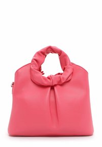 Borsa a mano in finta pelle rosa con manico arricciato, texture liscia e forma arrotondata. Presenta una chiusura con zip e dettagli di cucitura sottili.