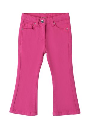 Pantalons en denim rose évasés avec une fermeture à bouton, des poches avant et des passants de ceinture. Texture lisse avec une couleur uniforme.