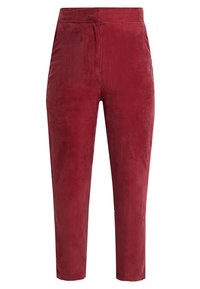 Pantalons rouges à toucher doux avec une texture lisse, présentant un design à jambe droite et une taille élastique pour le confort et la facilité.