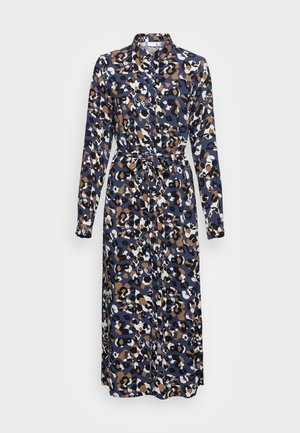Abito camicia a maniche lunghe con bottoni, in stampa leopardata astratta blu, marrone, nera e bianca, e una cintura in tessuto legata in vita.