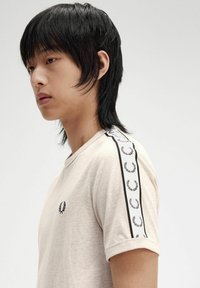 Fred Perry Camiseta estampada - gacha jaspeado