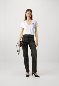 Pinko TURBATO - Navadna majica - bianco