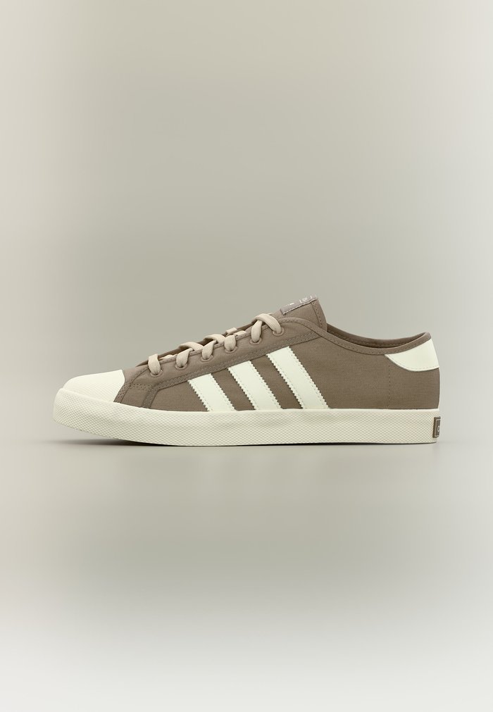adidas NISI - Trainers - khaki six/off white/off white