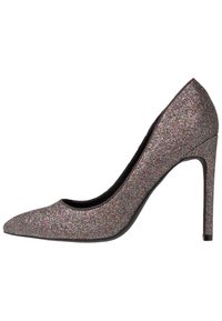Escarpin pailleté à talon haut avec un bout pointu, en tissu pailleté multicolore, intérieur noir et talon aiguille élégant.