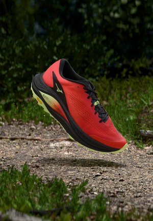 Mizuno NEO ACCERA UNISEX - Παπούτσια για τρέξιμο σε μονοπάτια - orange/lime pulp/black