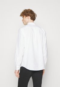 GAP STANDARD OXFORD - Vapaa-ajan kauluspaita - white