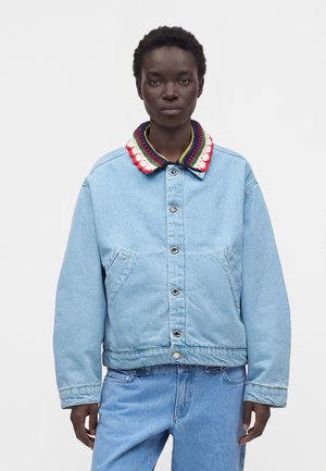 Stine Goya, COLLARED CROPPED BOMBER - Farmerdzseki - blue