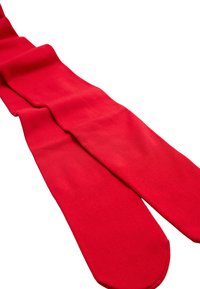 Bufanda roja de algodón, textura suave, forma rectangular alargada, sin patrones ni herrajes, extremos redondeados.
