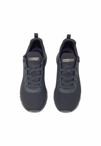 Zapatillas deportivas negras con parte superior de malla, diseño de cordones, puntera reforzada, cuello acolchado y suela de goma, con la marca "SKECHERS BOBS".