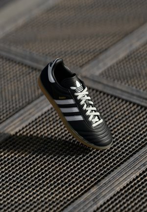 SAMBA JP UNISEX - Zapatillas - core black/footwear white