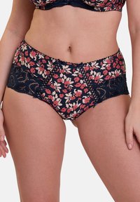 Culotte taille haute florale marine avec un motif floral rose et crème ; accents en dentelle sur les côtés ; texture de tissu lisse.