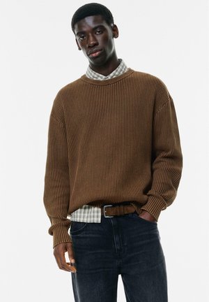 Svetrík - brown