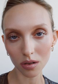Thumbnail Image 3