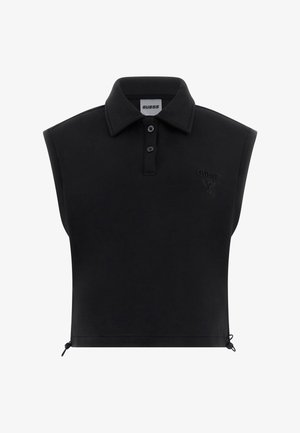Schwarzes ärmelloses Poloshirt mit Kragen, zwei Knöpfen, verstellbaren Saumbändern und dezentem Guess-Logo auf der Brust.