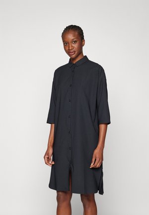 ROUTE SHIRT DRESS - Sportovní šaty - true black