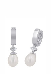 Silverörhängen med droppform prydda med en rund klar sten ovanför en vit pärla, med ett elegant band och polerad finish.