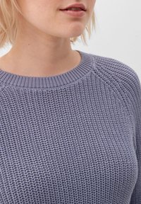 QS Stickad tröja - light blue