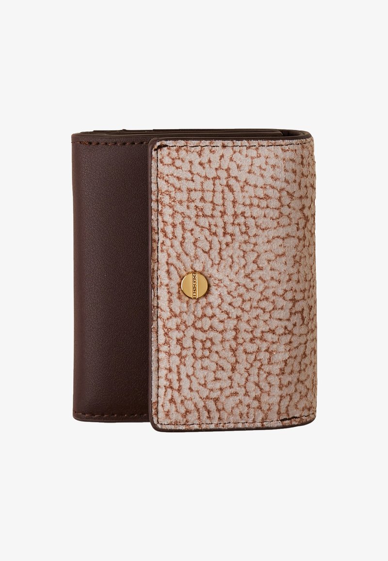 Braune Lederbörse mit einem hellbeigen strukturierten Vorderdeckel und einem kleinen runden goldenen Verschluss in der Mitte.