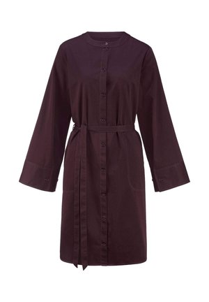 Dunkellila, langärmliges Kleid mit Knopfleiste, Taillengürtel, zwei Fronttaschen und rundem Kragen.