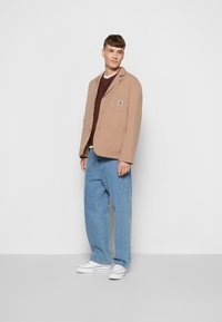 Carhartt WIP MONTANA  - Lichte jas - dusty brown