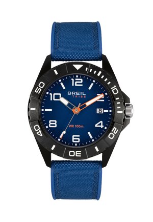 Blåt urskive armbåndsur med sort krans, hvide tal, datovisning ved kl. 3, orange sekundviser og blå stofrem.