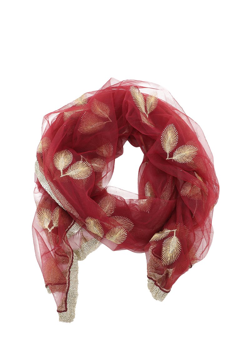 Foulard rosso trasparente con ricami di foglie dorate e un bordo argentato. Texture morbida e leggera, drappeggiato in una forma circolare.
