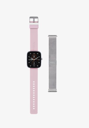 Smartwatch met een vierkant zwart display, een roze silicoenen strap en een zilveren mesh strap. Kenmerken zijn onder andere luminescente uurmarkeringen en een datumbweergave.