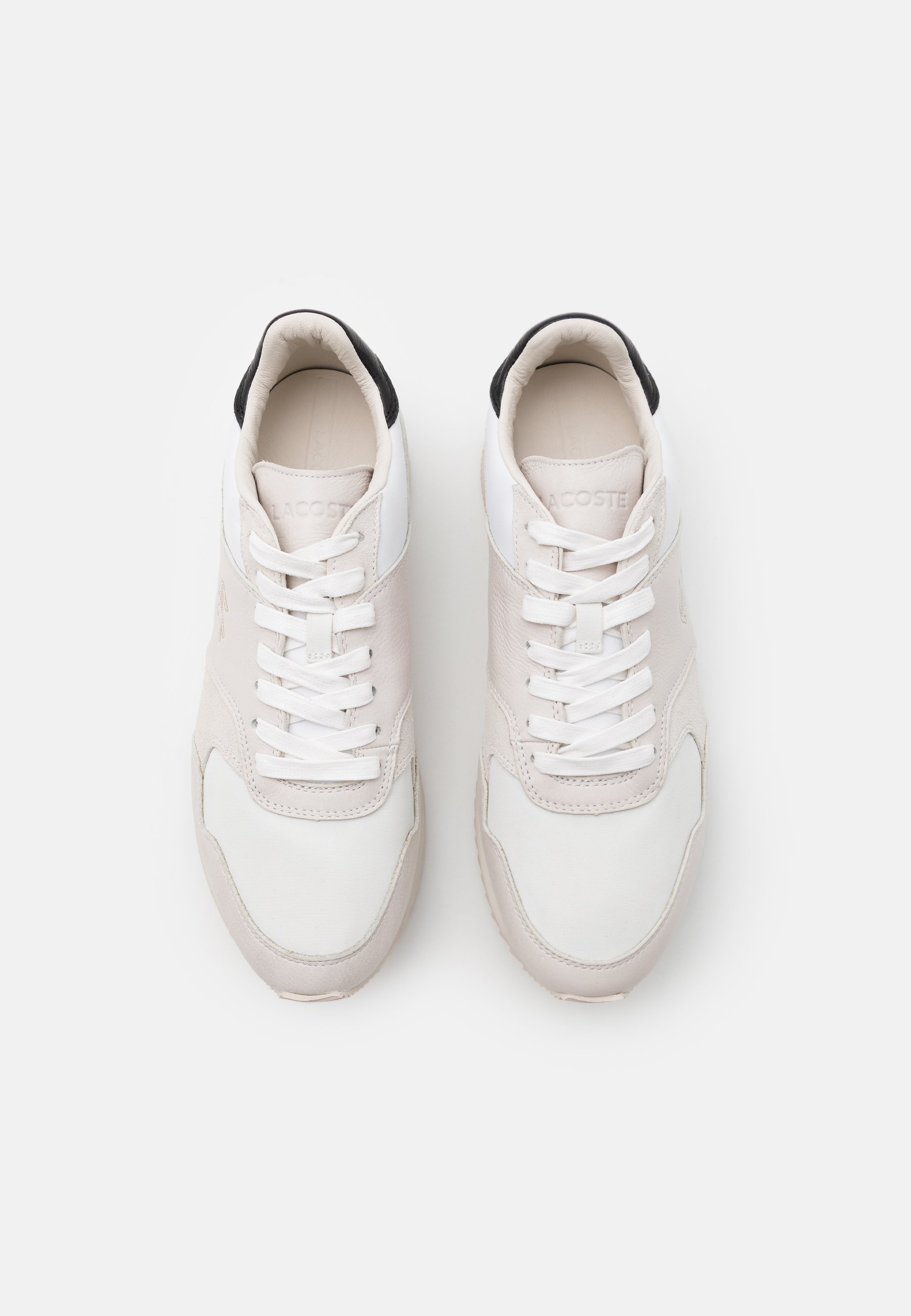 sneakers aesthet luxe homme en daim