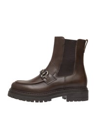 Stivaletto in pelle marrone con pannelli laterali elasticizzati, punta rotonda, una fibbia decorativa in metallo e una suola spessa con battistrada.