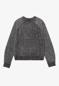 Adīta džemperis melnā un baltā krāsā ar fakturētu dizainu, apaļu kaklu un raglanu piedurknēm. Iespējas ribotās piedurknes un apakšmalu.