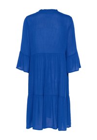 Vestito in chiffon blu con scollatura arricciata e maniche a sbuffo, presenta un design a strati e una vestibilità rilassata, che arriva sopra il ginocchio.