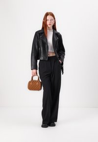 YAS YASVALETTA FRINGE JACKET - Usnjena jakna - black