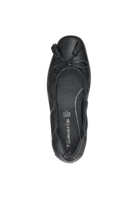 Ballerine in pelle nera con punta arrotondata, fiocco decorativo con frange e cuciture decorative attorno alla suola. Morbido rivestimento interno.