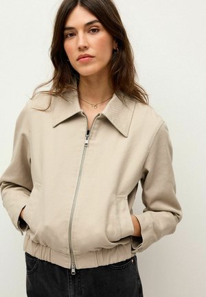 REGULAR FIT - Kerge jope - beige