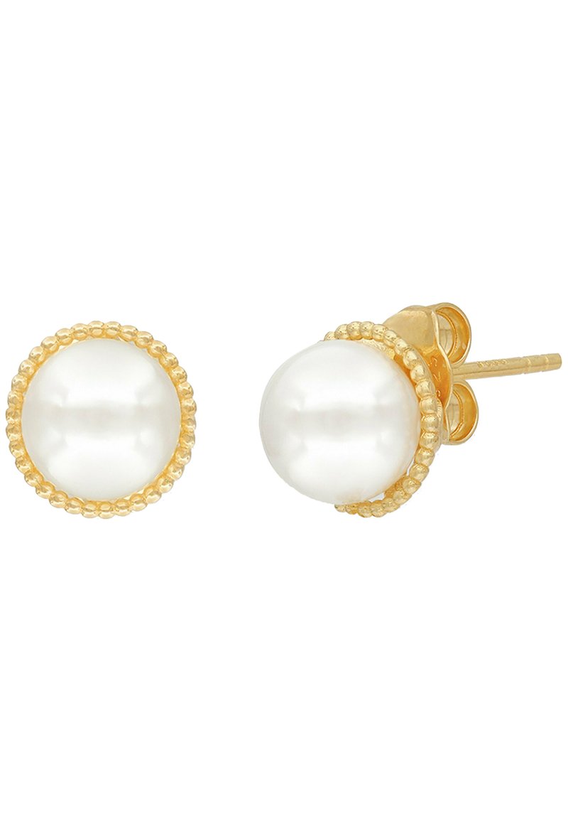 Ohrringe mit goldfarbener Beschichtung, die eine große weiße Perle zeigen, umgeben von einem strukturierten, beaded Rand. Einfaches Design mit klassischer Eleganz.