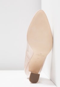 Peter Kaiser Escarpins à talons hauts - nude