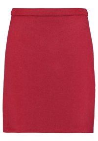 Jupe crayon rouge uni, longueur genou, avec une taille ajustée et une texture lisse, présentée sur fond blanc.