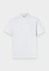 Hvit polo skjorte laget av bomull, med klassisk krage, korte ermer og en tre-knapp placket. Glatt tekstur, uten mønstre.