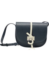 Borsa a tracolla in pelle blu navy con forma arrotondata, tracolla con accento crema e accessori ad anello. Texture liscia con design minimalista.