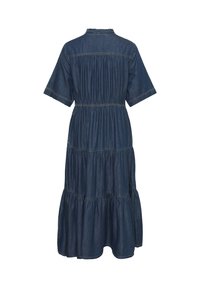 Robe midi en denim avec manches courtes, jupe à volants, taille froncée et encolure ronde, vue de dos.