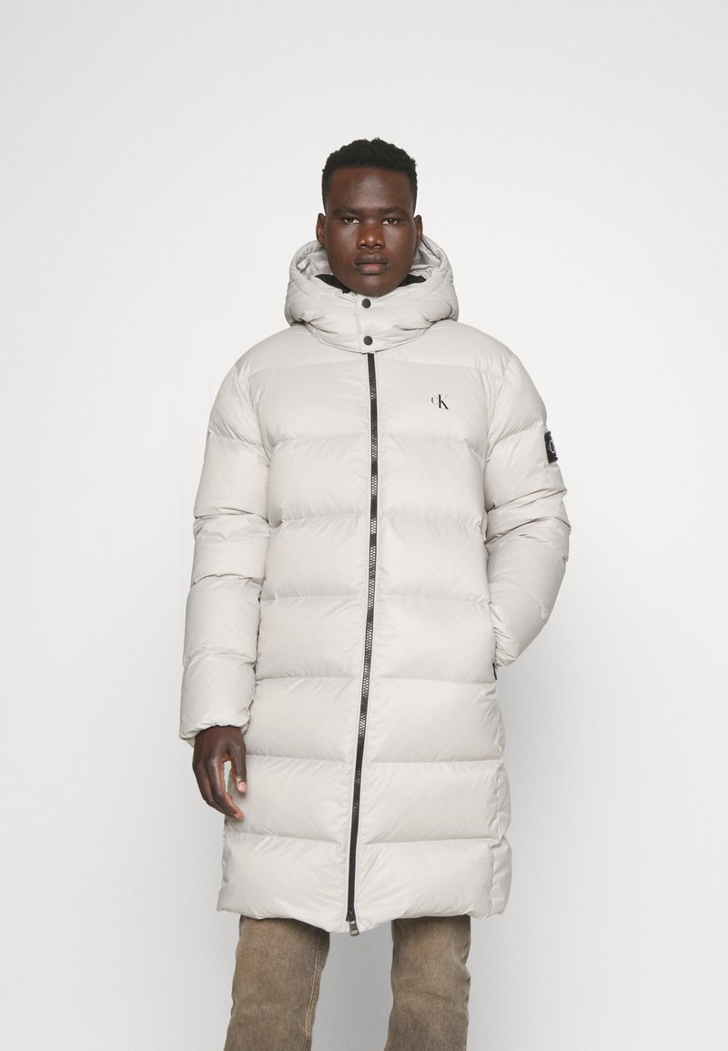 Calvin Klein Jeans ESSENTIALS DOWN LONG PARKA Wintermantel grey/grau Zalando.at