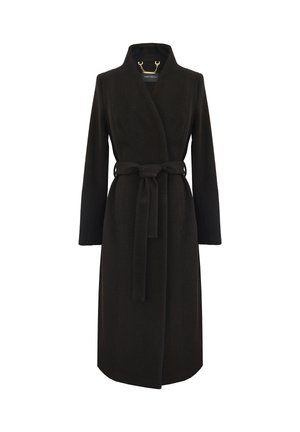 Długi czarny płaszcz z paskiem w talii, z zaokrąglonym kołnierzem, długimi rękawami i złotym łańcuszkiem wewnątrz kołnierza.