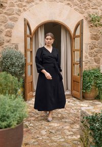 Kaffe Curve KCRUBY WRAP DRESS - Robe de jour - dark blue