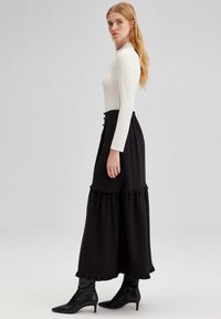 Touché Privé Fustă maxi - black