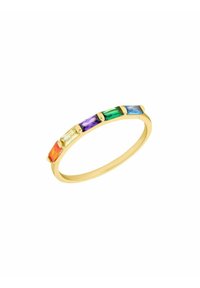 Anillo de oro con cinco piedras preciosas rectangulares: naranja, amarilla, morada, verde y azul, engastadas en una banda lisa y pulida.