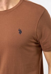 U.S. Polo Assn. ARJUN - Jednoduché tričko - partridge